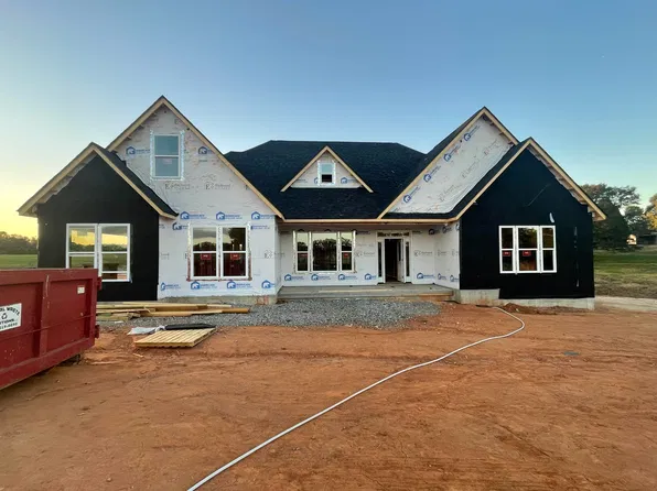 135 Dickson Rd, Campobello, SC 29322