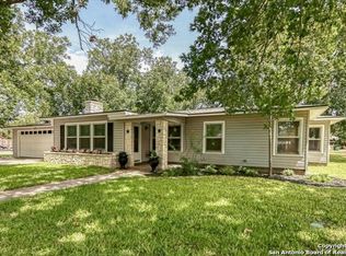 1406 29th St, Hondo, TX 78861