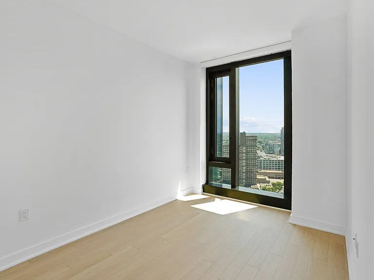 18 6th Ave #4207 — Photo 10