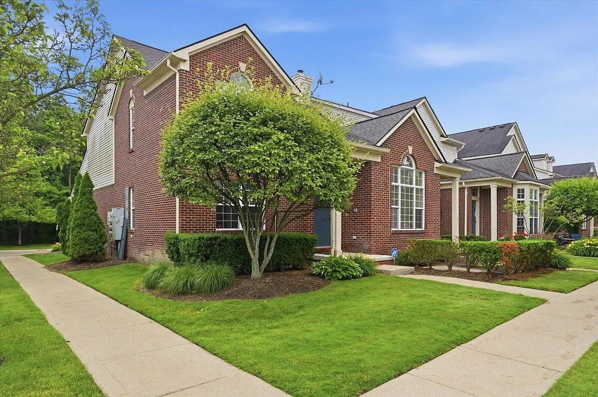 2 bed, 11.0 bath, 1718 sqft, $2,750 — Photo 2