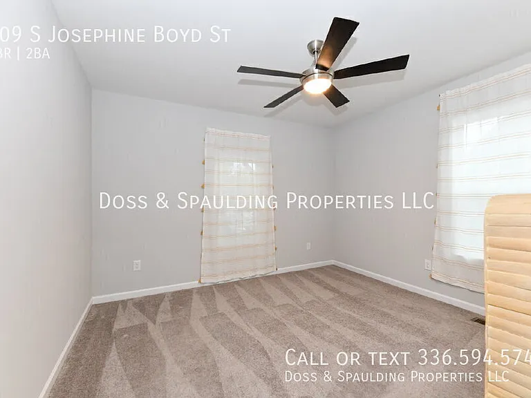 909 S Josephine Boyd St — Photo 16