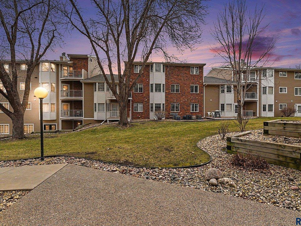 1st image of 1108 W 57th St APT 205