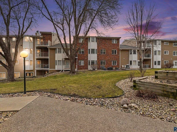 1108 W 57th St APT 205, Sioux Falls, SD 57108