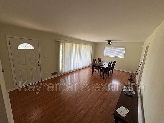 3rd image of 2826 James Dr Unit 1
