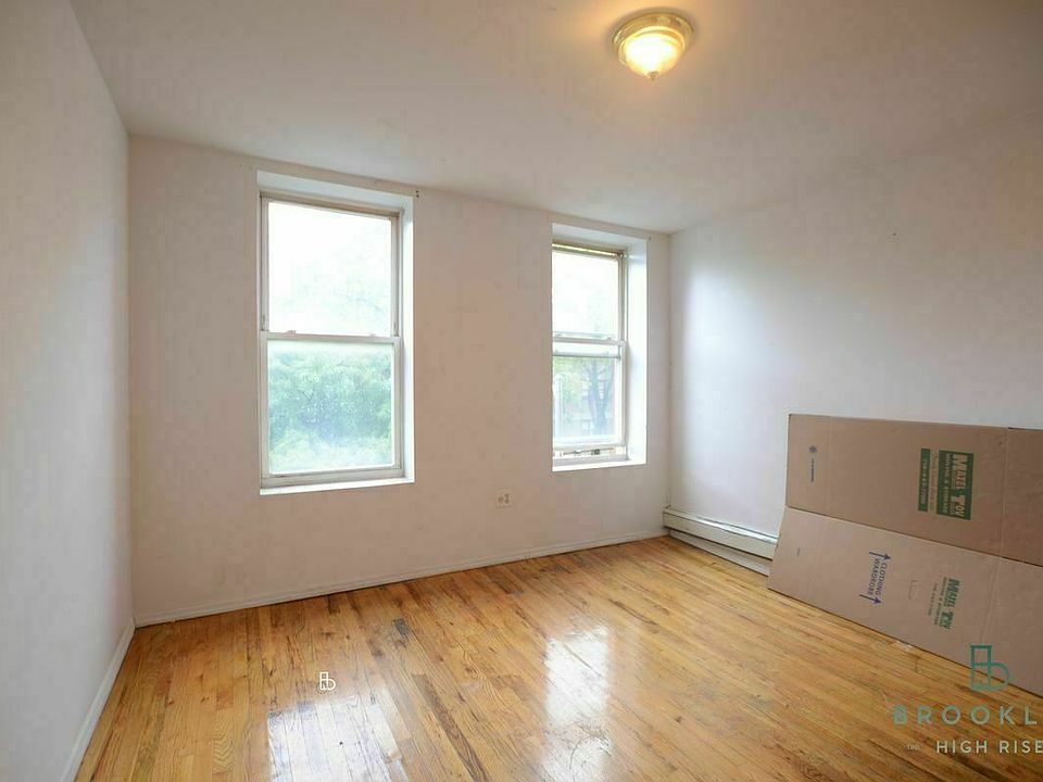 1st image of 143 Maujer St #4L