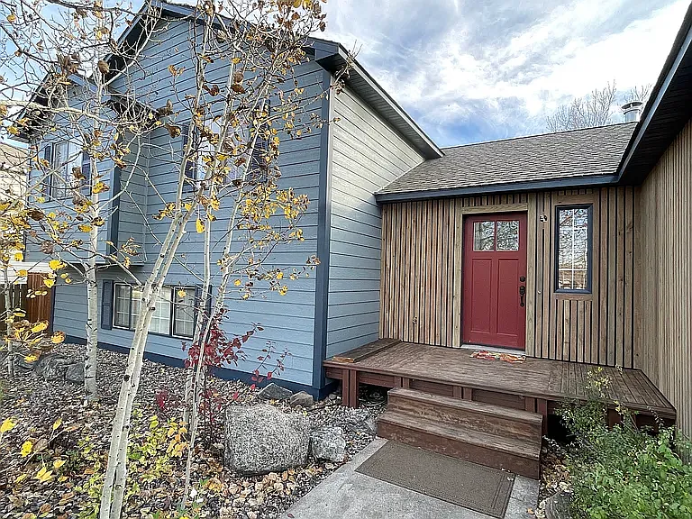 Building Photo - 340 Greenway Ct