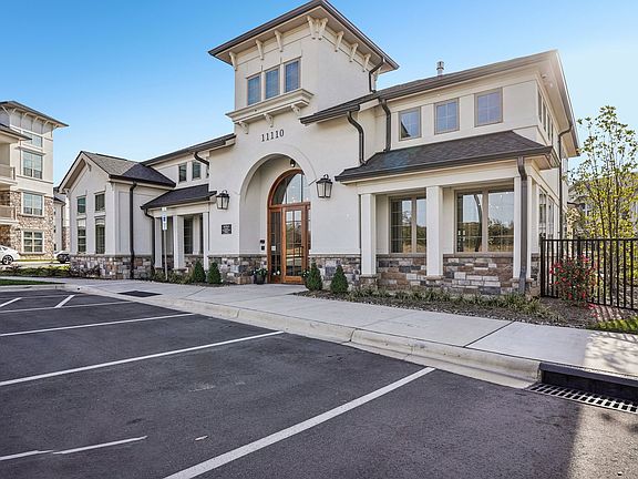 2nd image of 11110 Trevi Village Blvd #2B-2Ba-1156Sqft