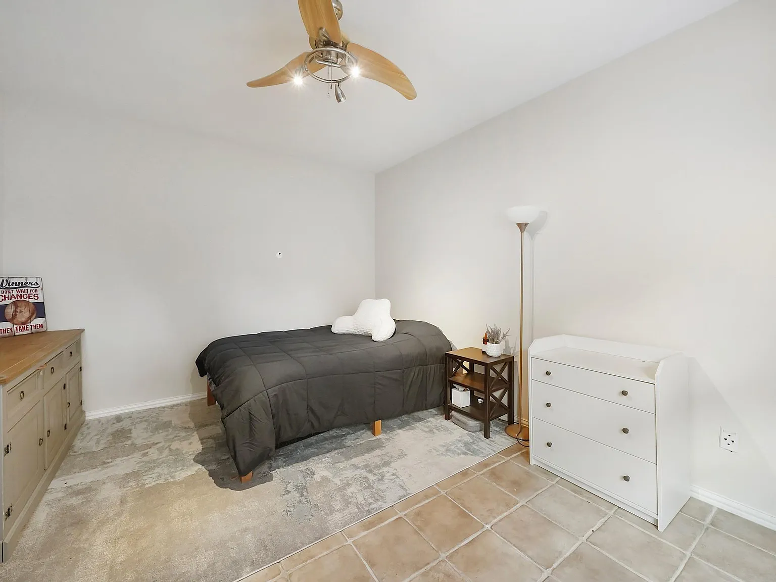 3 bed, 3.5 bath, 2444 sqft, $2,350 — Photo 3