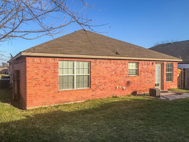 416 Joyce Way — Photo 14