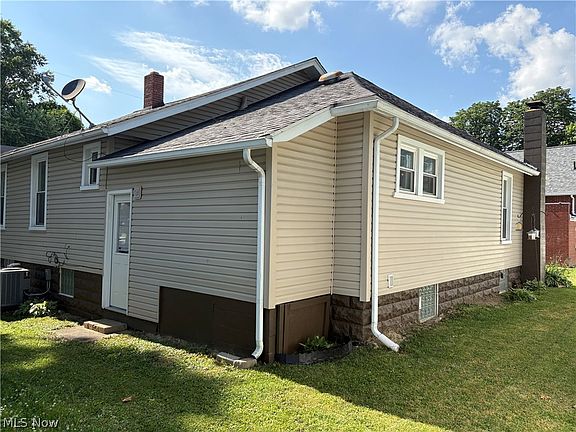 4th image of 110 Kirk Ave