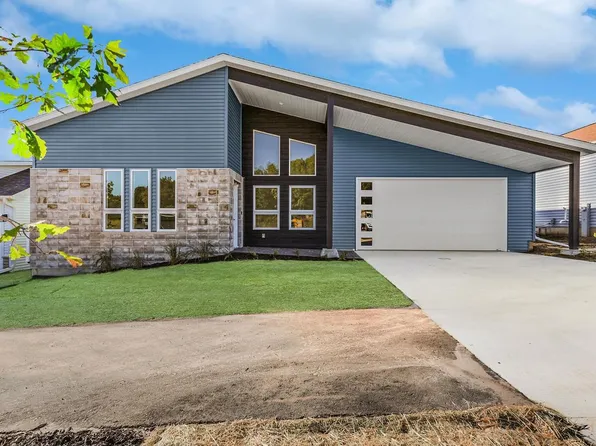 111 Lupine Avenue, Poynette, WI 53955