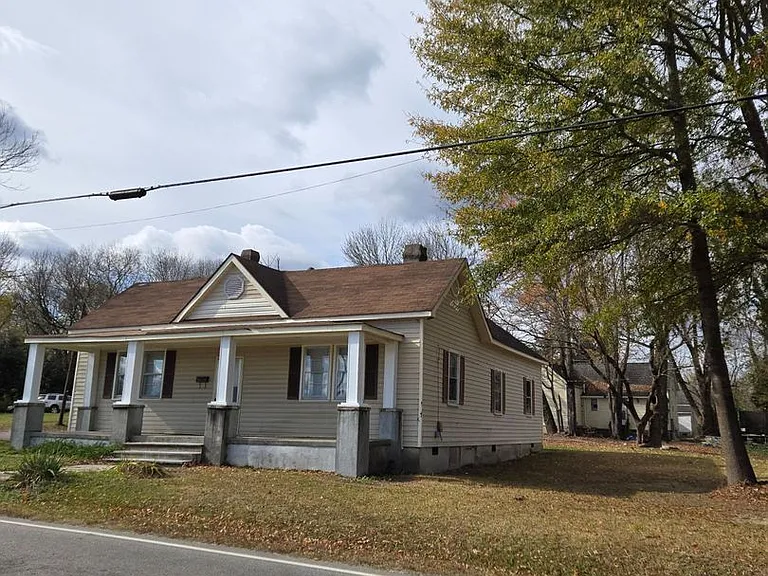 1401 Old Norlina Rd — Photo 2