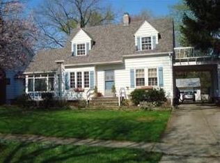 1135 Erieview Rd, Cleveland Heights, OH 44121