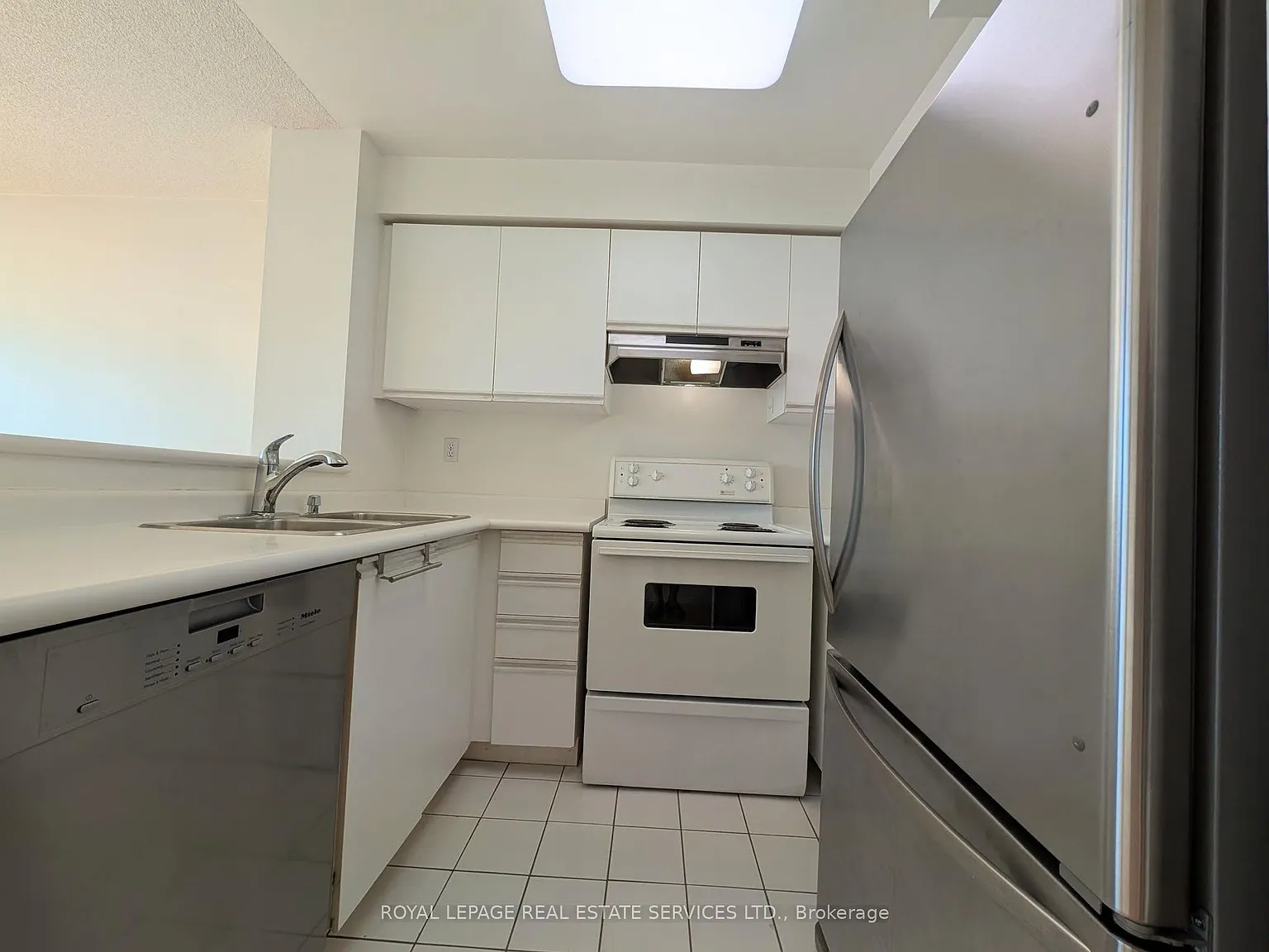 Studio, $2,395 — Photo 3