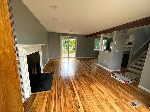 5th image of 342 W Elm St