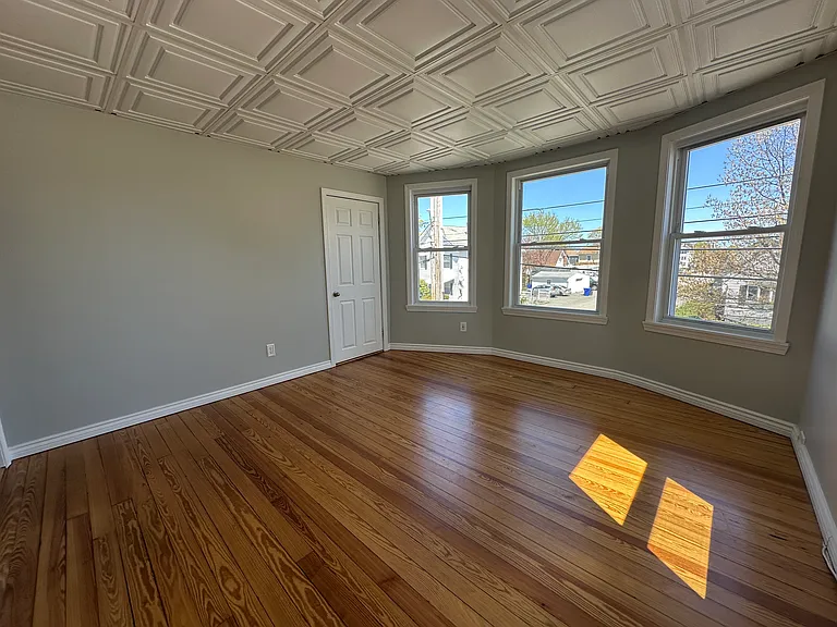 904 York Ave #1 — Photo 9