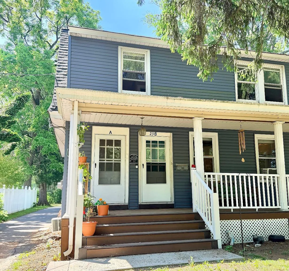 3 bed, 1.0 bath, 2408 sqft, $2,350 — Photo 1
