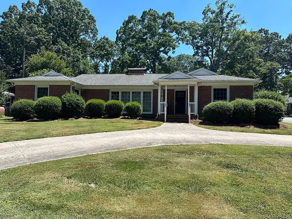 309 Wrenn Ave, Mount Airy, NC 27030