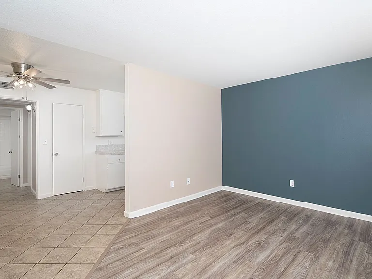 Park Ave Apartments — Photo 2