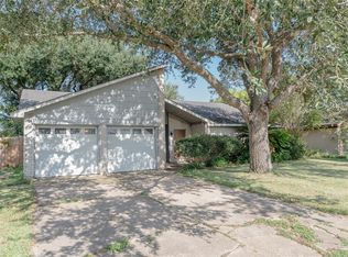 4850 Heathrow Ln, Alvin, TX 77511