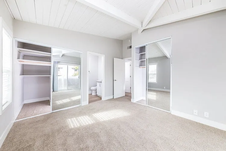 Poets Corner Apartments — Photo 15