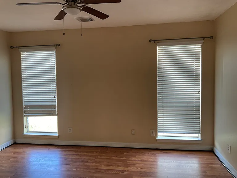 10610 Mills Way — Photo 14
