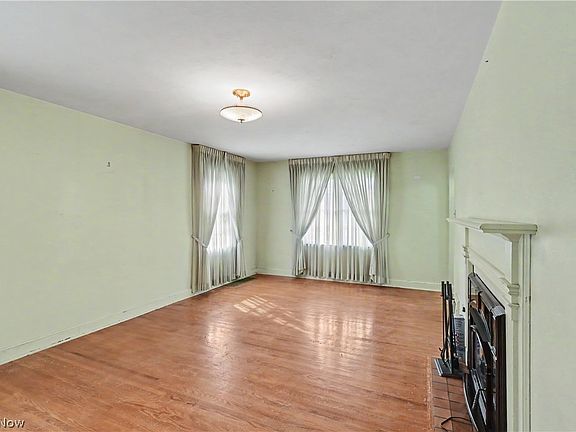4th image of 554 W Cook Rd