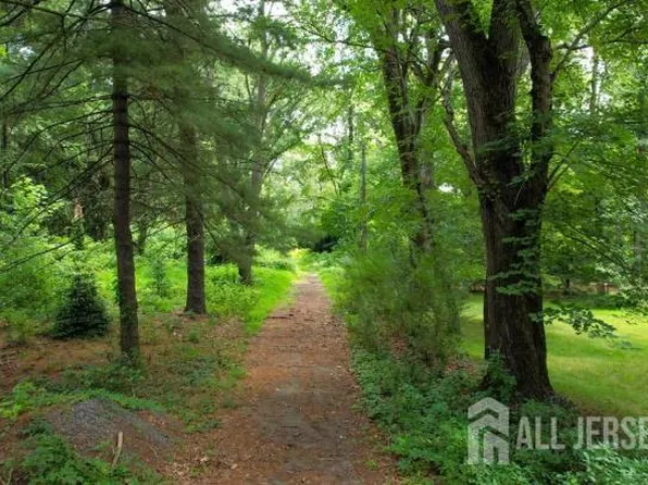 169A Applegarth Rd #A, Monroe Township, NJ 08831