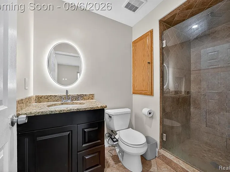 45925 Ashwood Ln — Photo 12