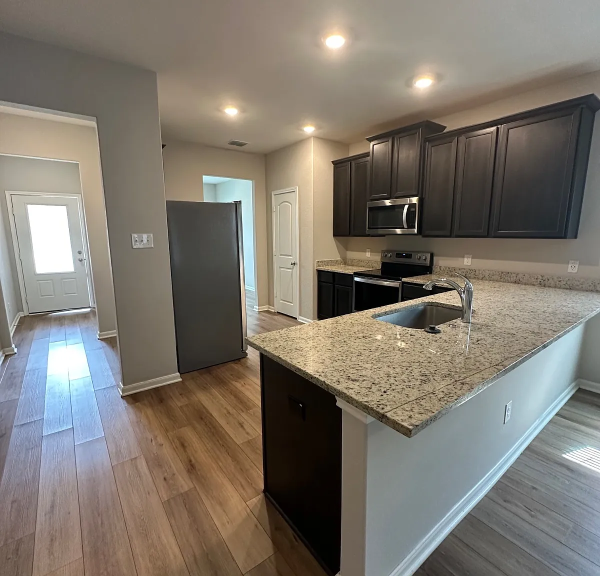 3 bed, 1525 sqft, $1,850 — Photo 3