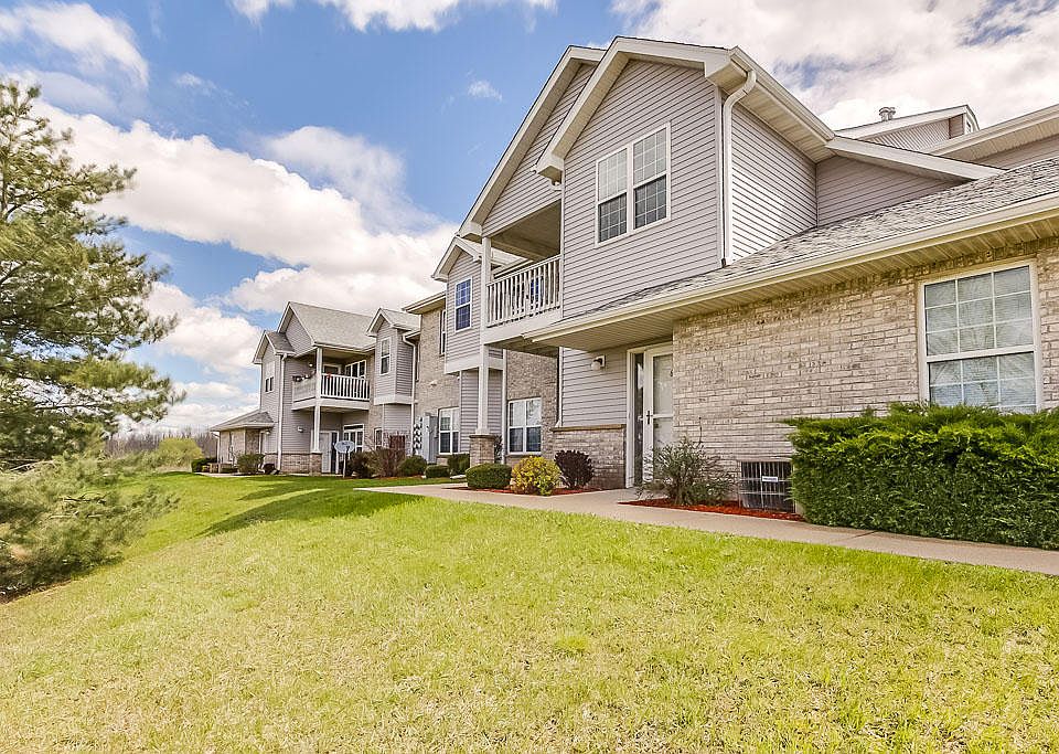 1st image of 6885 S Rolling Meadows Ct #204