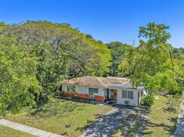 1300 NE 137th St, North Miami, FL 33161