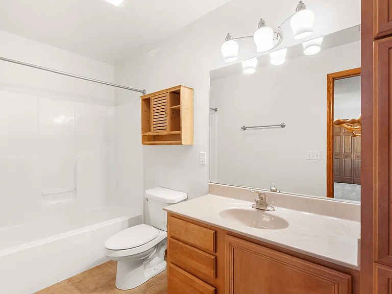 24 N West St — Photo 10