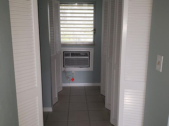4th image of 240 N Collier Blvd APT F8
