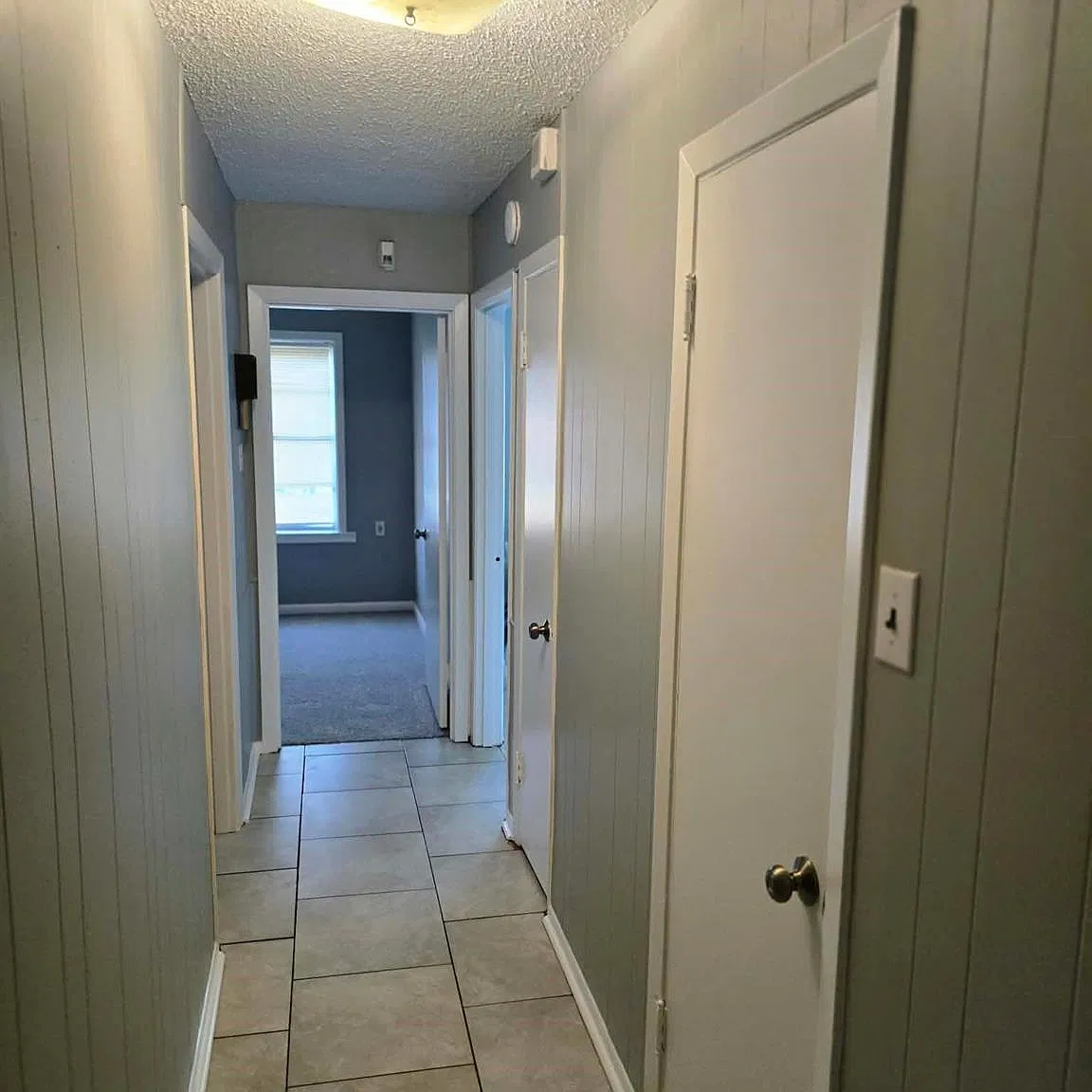 3 bed, 1.0 bath, 1315 sqft, $1,750 — Photo 2