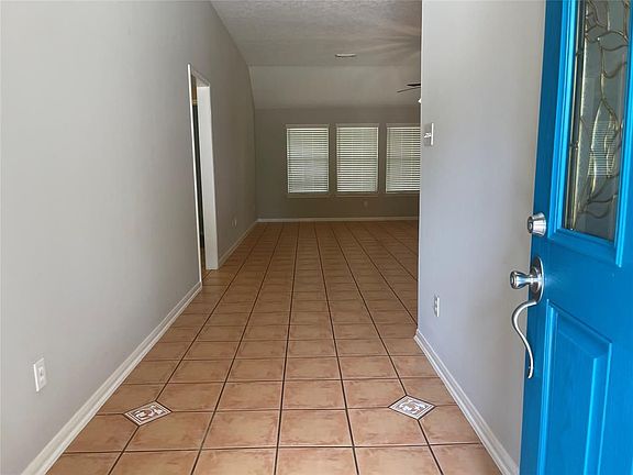 4th image of 209 Chariss Glen Dr