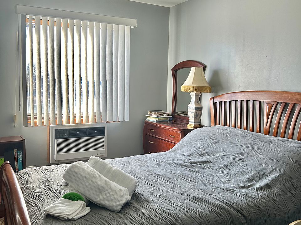 1st image of 8520 Dumont Ave #7B