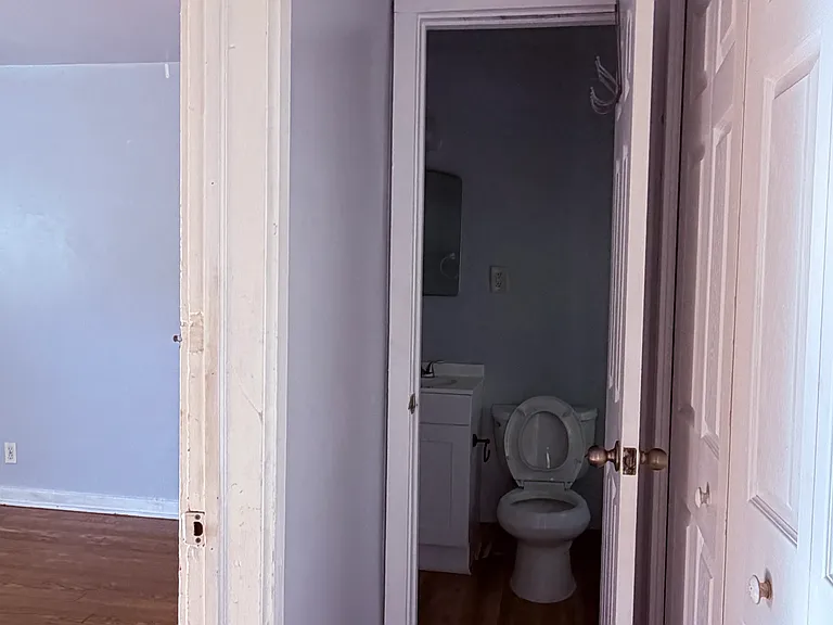 64 Thompson Cir — Photo 2