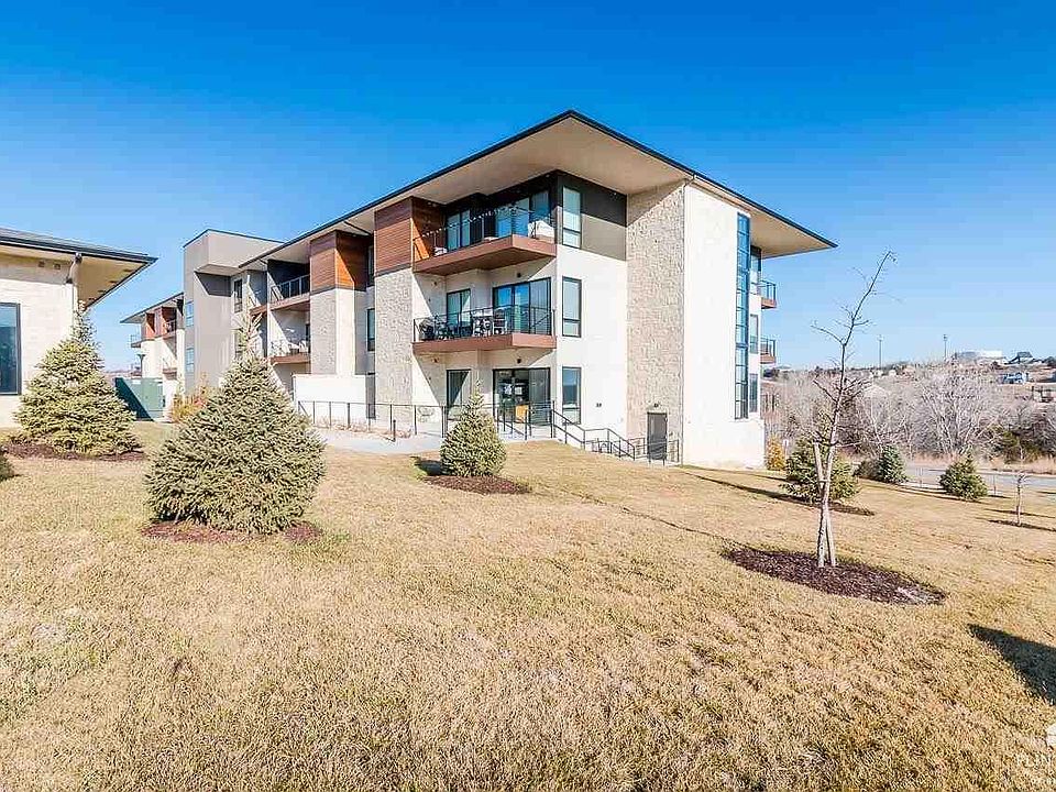 3010 Fieldhouse Cir 212, Manhattan, KS 66503 Zillow