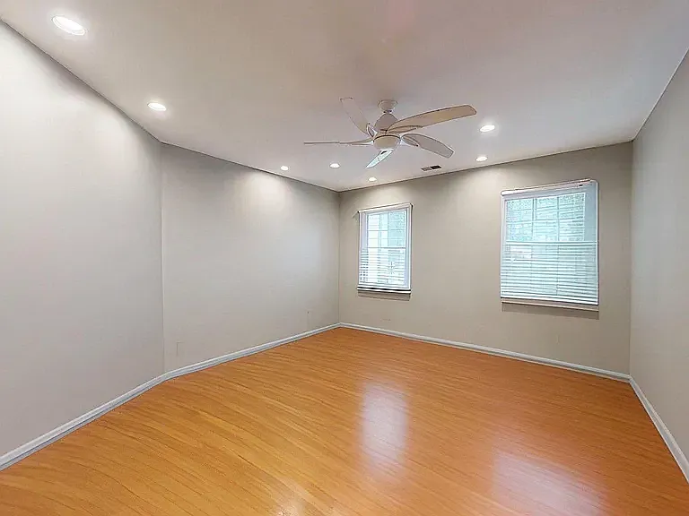 5803 Hall St — Photo 18