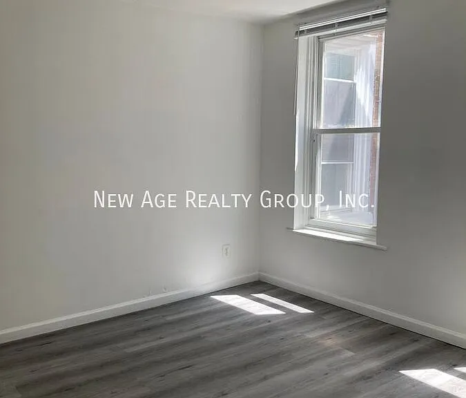 4629 Sansom St #1 — Photo 11