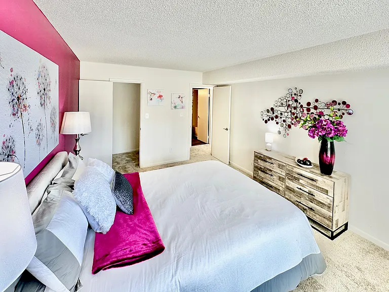 Willow Lake Apartments — Photo 7