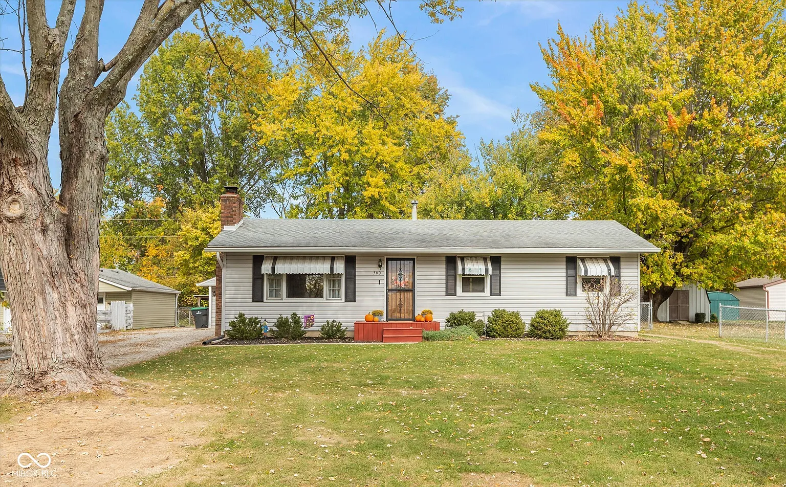 560 Barnett Ct photo 1