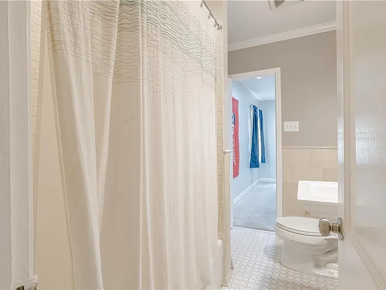 324 Dalewood Dr — Photo 17