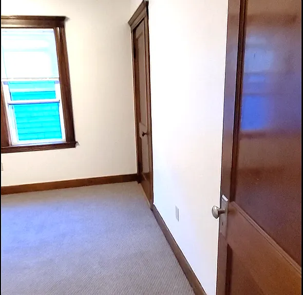 Entrance to middle bedroom