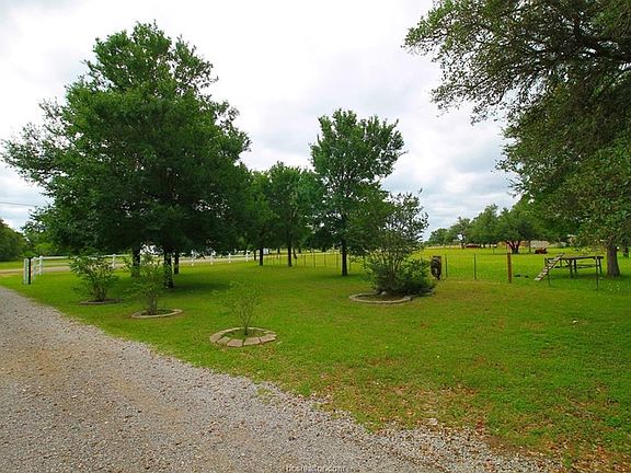 3rd image of 680 Beaver Creek Dr