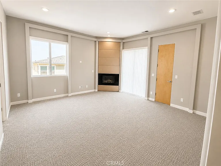 2406 Ocean Dr — Photo 10