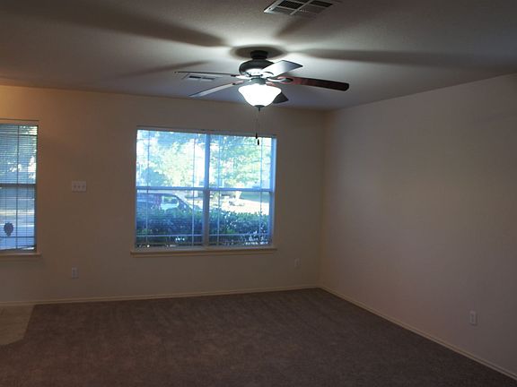 3rd image of 814 Palo Duro Dr