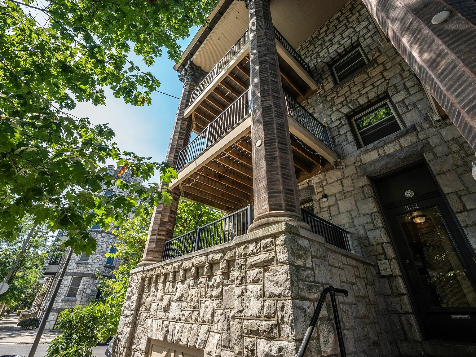 Pine Terrace — Photo 2