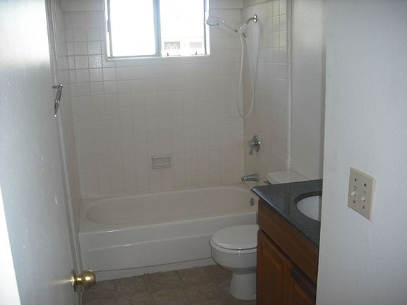5th image of 1136 Chalmette Ave